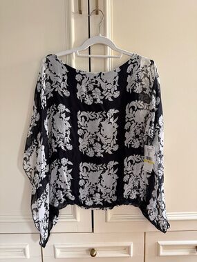 Karen Kane Floral Paisley Print Top NWT Women’s Size M